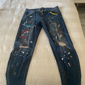 Handpainted an embroidered women’s jeans